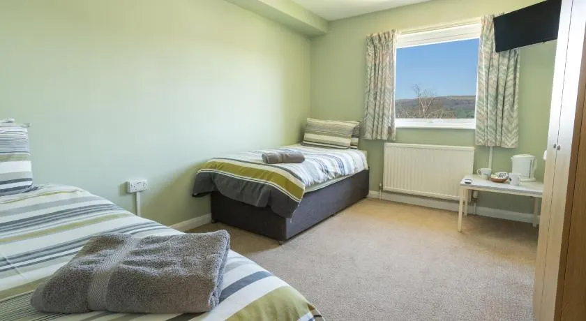 Hunters Lodge - Image 1