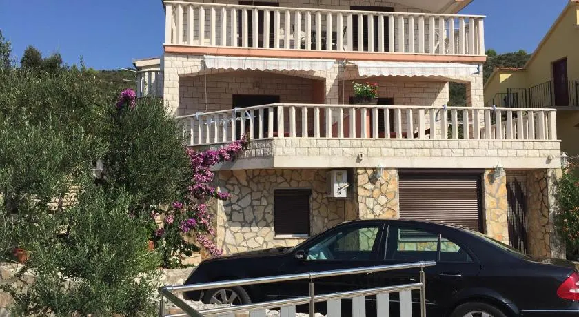 Villa Nada - Image 1