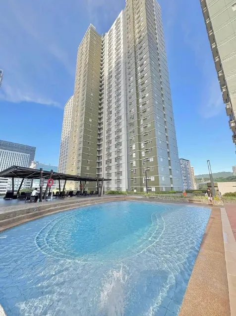 Pool View Condo Inside IT Park - Image 1
