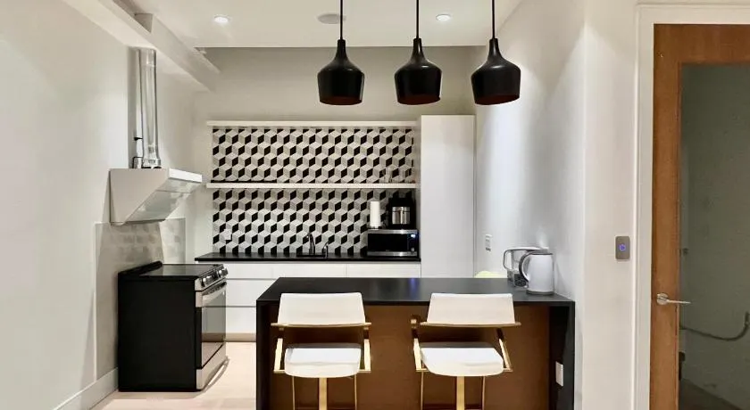 Cozy&Private Suite in Vancouver - Image 1