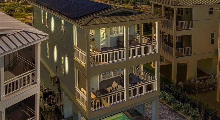 Bayview Pointe - Luxury Villa with Saltwater Heated Pool! Near Anna Maria isle! - Image 1