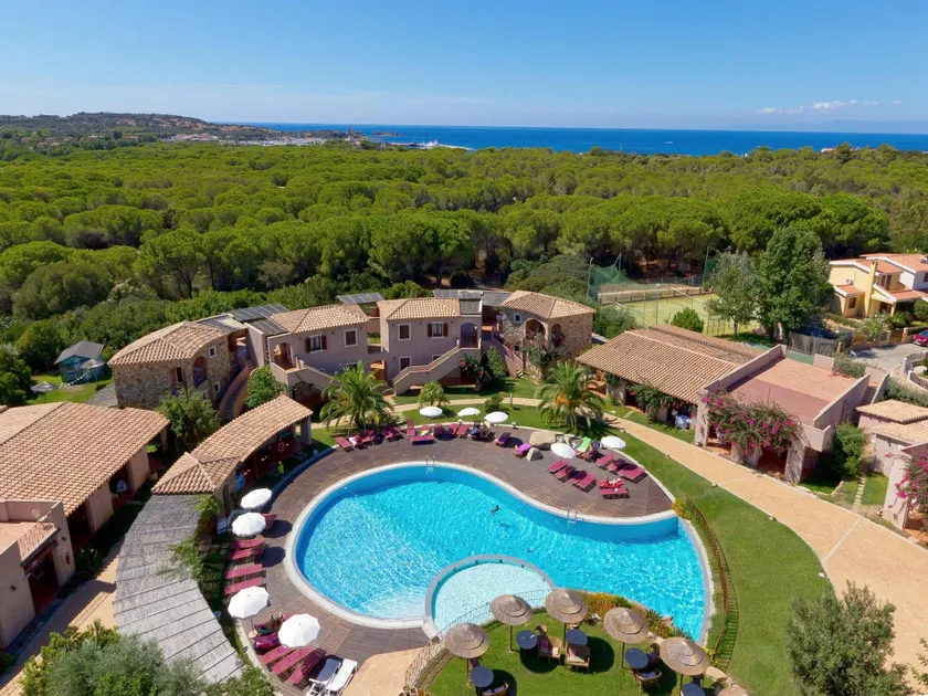 Appartamento con piscina e giardino - Image 1