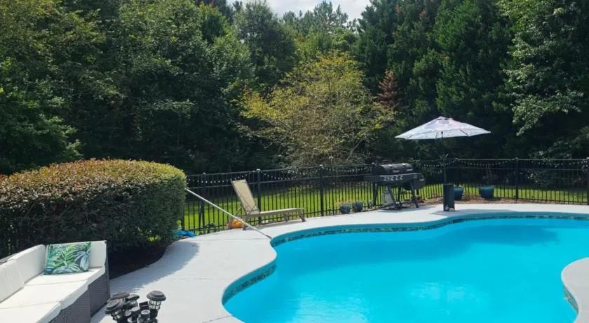 Spacious Atlanta Home With Private Pool - Image 1