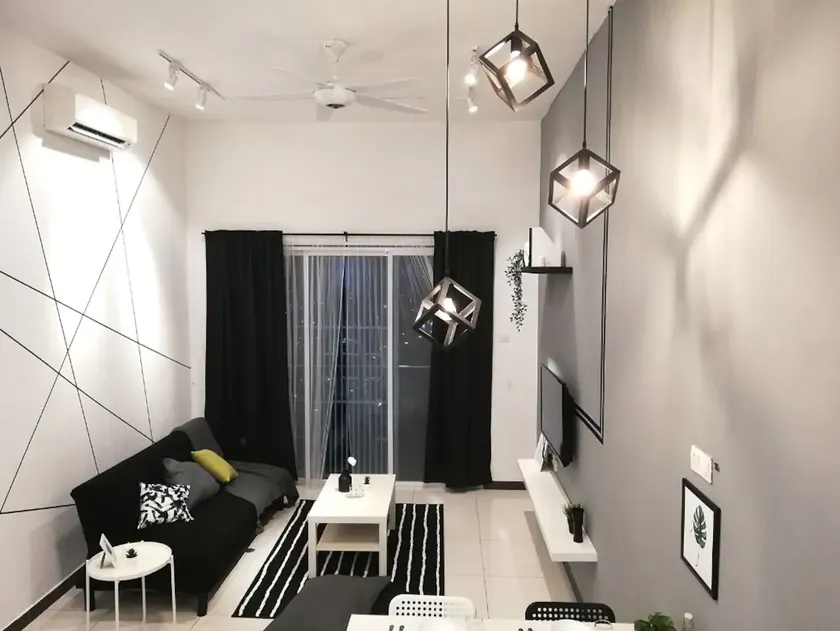Puchong Skypod Residence, 1-5 pax with Balcony Unit, Walking Distance to IOI Mall, 10min Drive to Sunway - Image 1