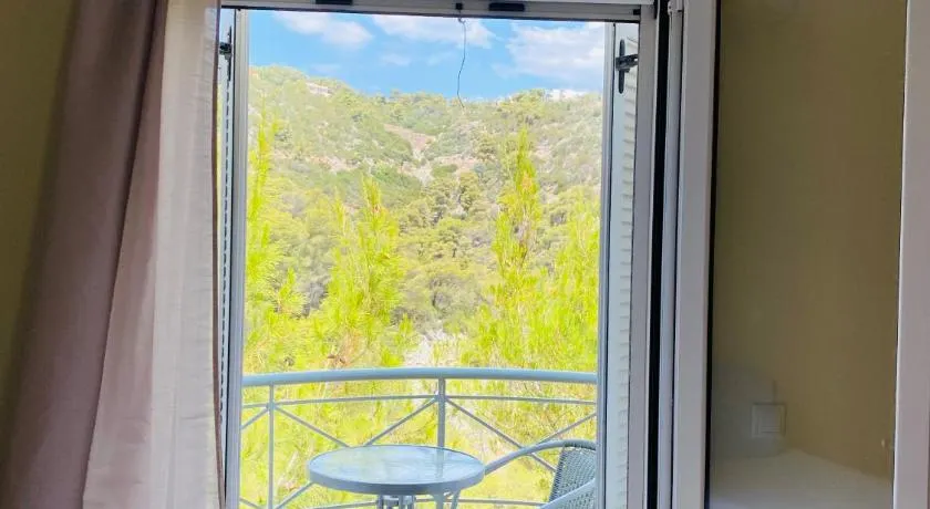 Mikro Amoni Beach Villa - Image 1