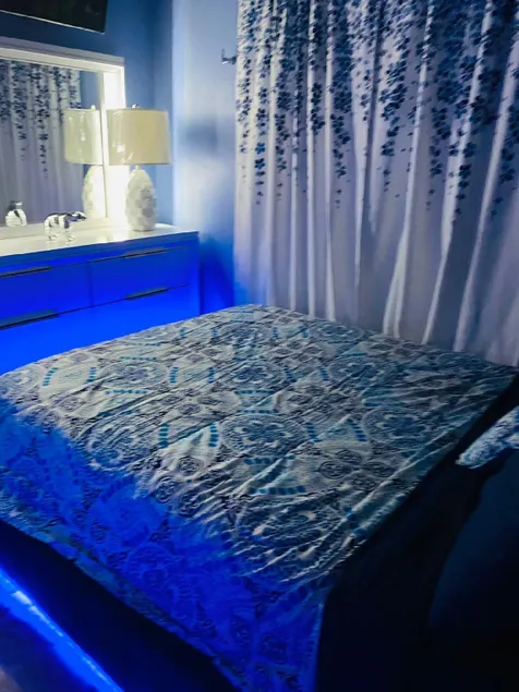Angels Hideaway Blue Room - Image 1