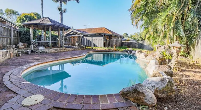 Entire Coastal Villa 4BR 2BA Swimming Pool Courtyard - Image 1