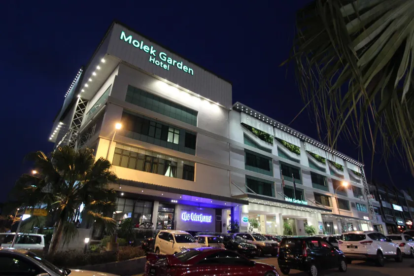 Molek Garden Hotel - Image 1