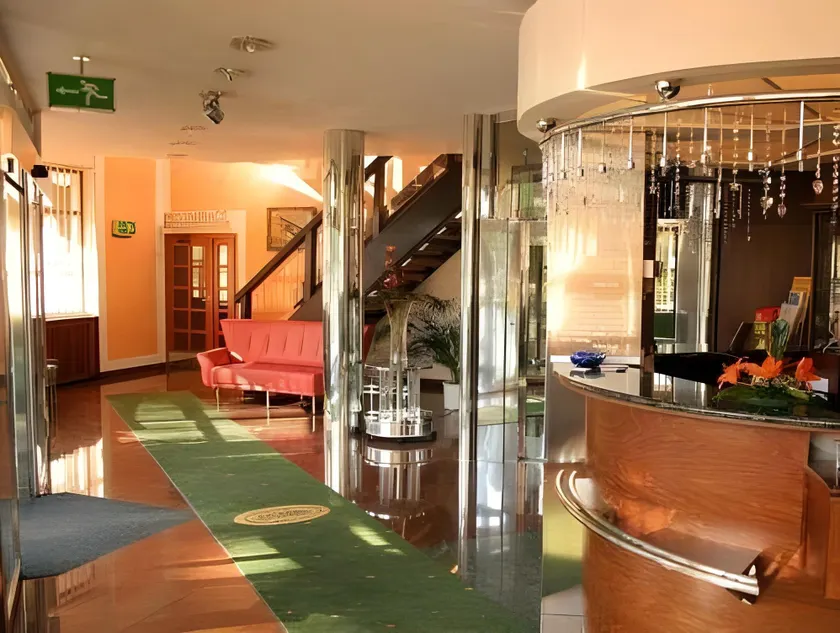 Hotel Eroplán - Image 1