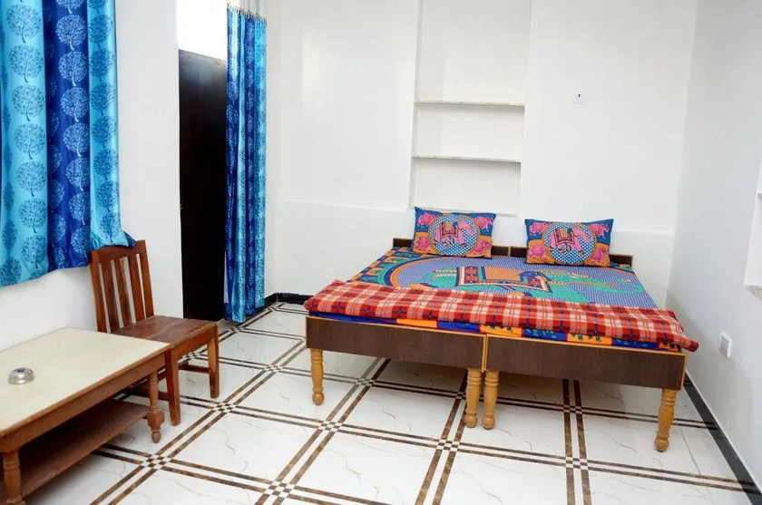 Hotel Sukha Palace - Image 1