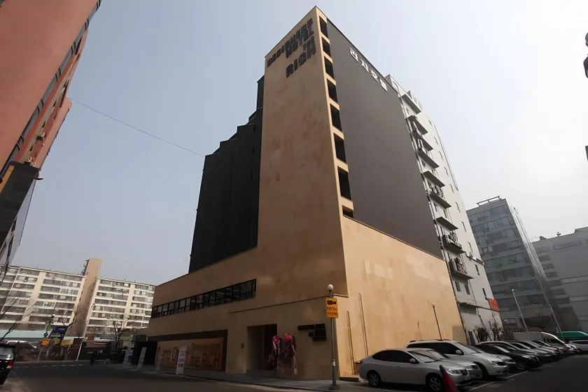 Designers Hotel The Rich - Image 1