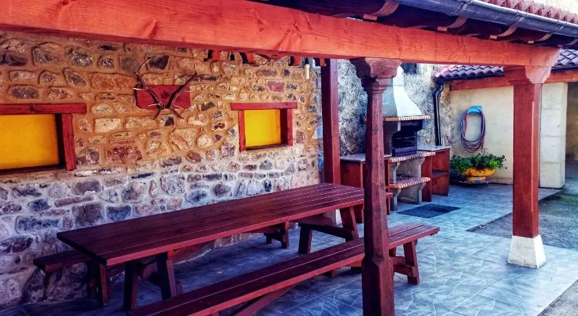 Casa Rural Burón - Image 1
