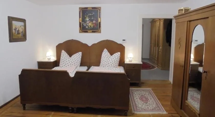 Apartmenthaus Am Schlosspark - Image 1