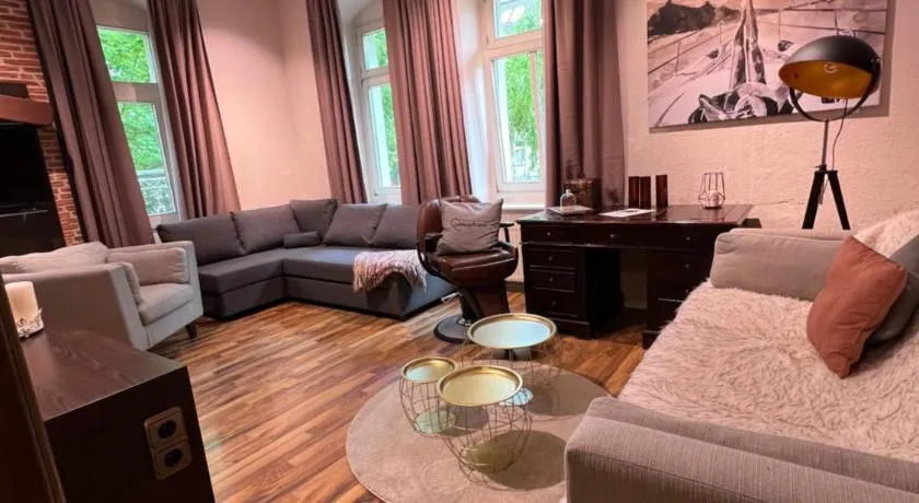 Stylische Altbauwohnung Dresden Striesen ruhig und zentral - Image 1