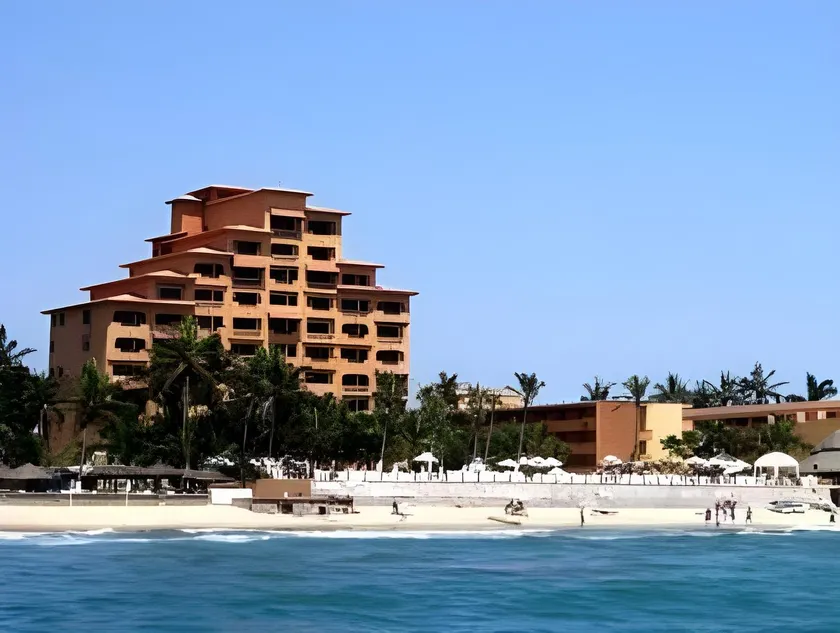 Costa de Oro Beach Hotel - Image 1