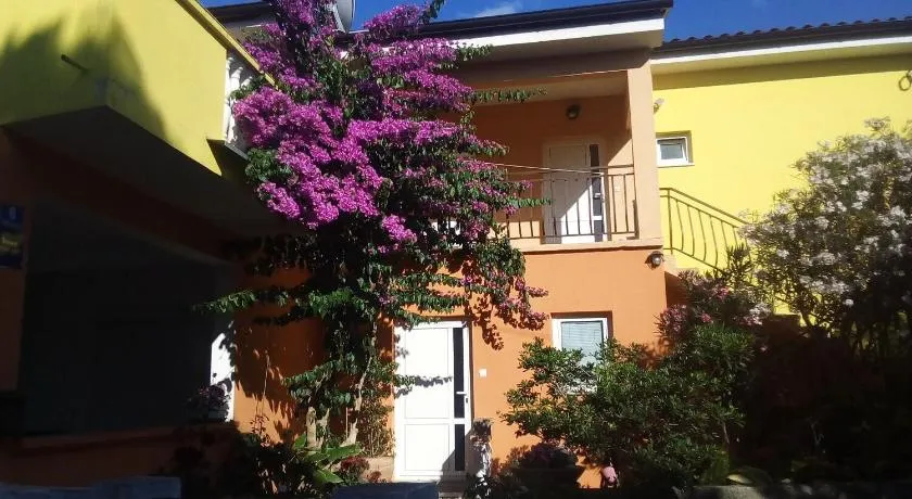 Apartments Midi - Image 1