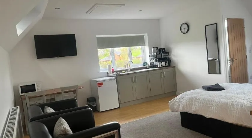 Oak End Stay - Image 1