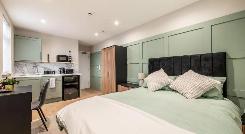 Gillingham Luxury, LNG GRAIN, Workers, Parking, Flexible Weekly Deals - Image 1