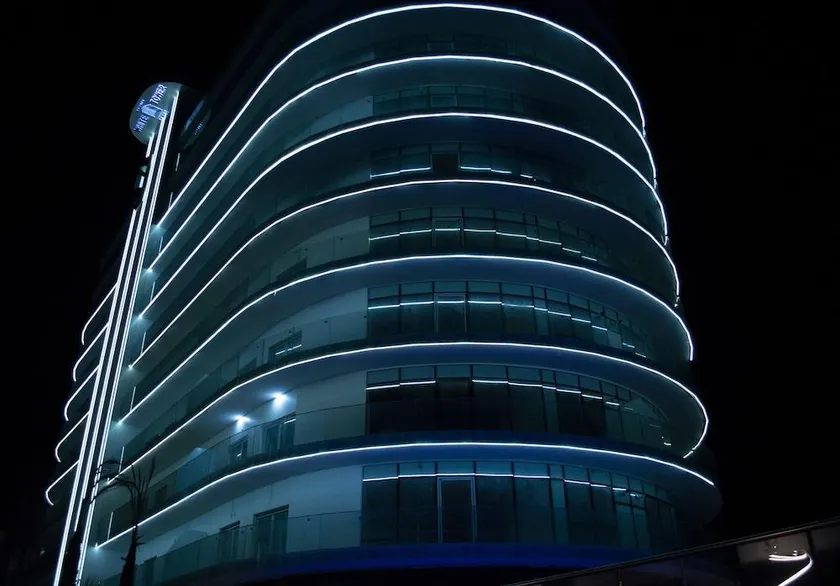 White Tower Mamaia - Image 1