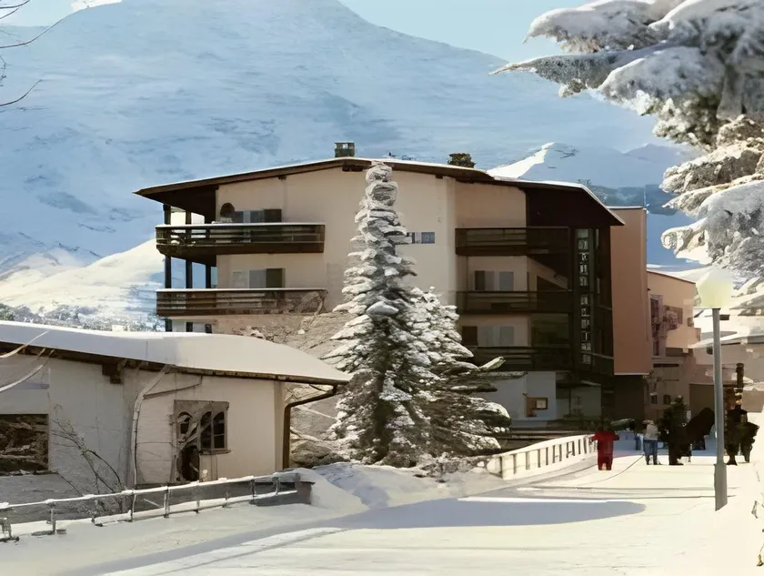 Hotel Alpina - Image 1
