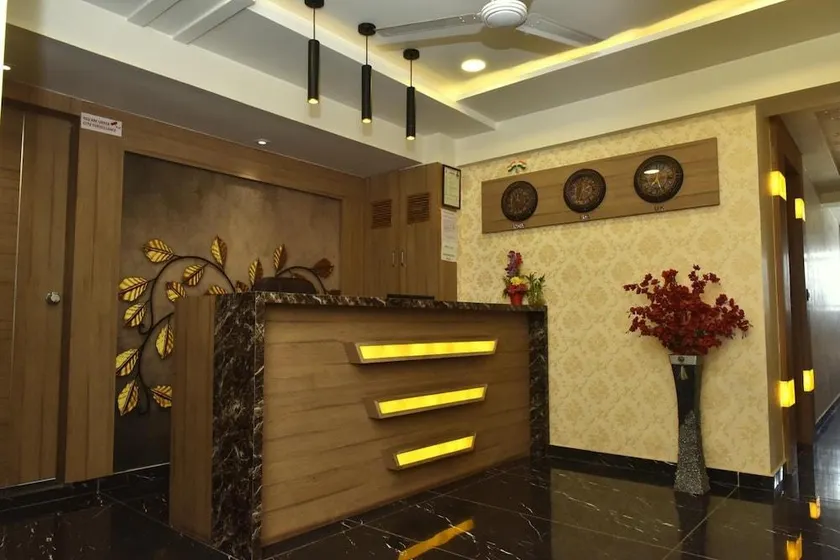 Hotel Royal Square - Image 1