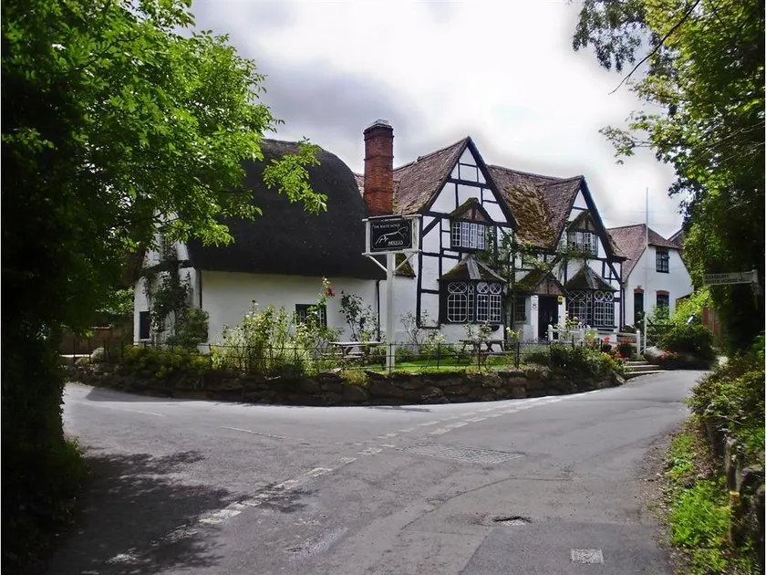 White Horse Inn - Image 1