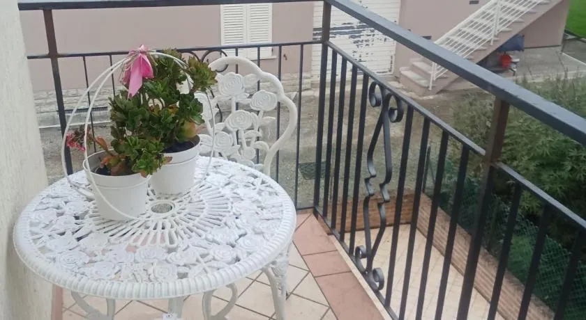 Villa Rosa - Image 1