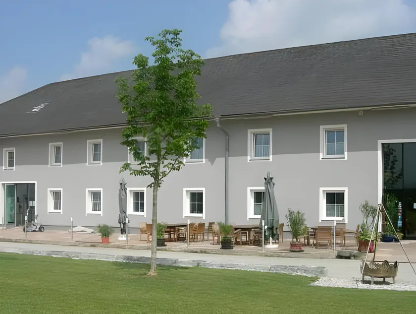 Metzenhof - Image 1