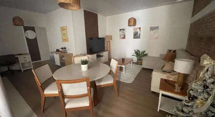 Hermosa casa de un dormitorio a seis cuadras de la playa - Image 1