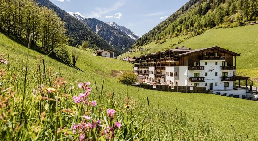 Hotel Almina - Image 1