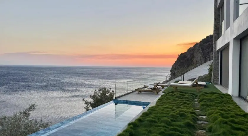 The Cliff Residences - Image 1