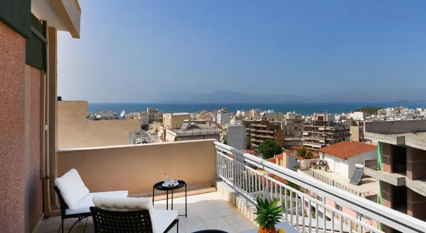 Renovated Penthouse with Stunning Views in Chalkida - Image 1