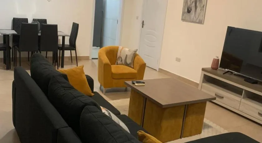 Cozy and Comfortable 2 bedroom for Families Home-away near Airport - Image 1