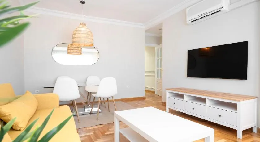 EnjoyGranada RECOGIDAS HOMES - Image 1