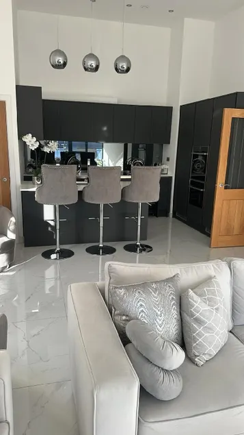Spacious 3-bed in Great Warley - Image 1