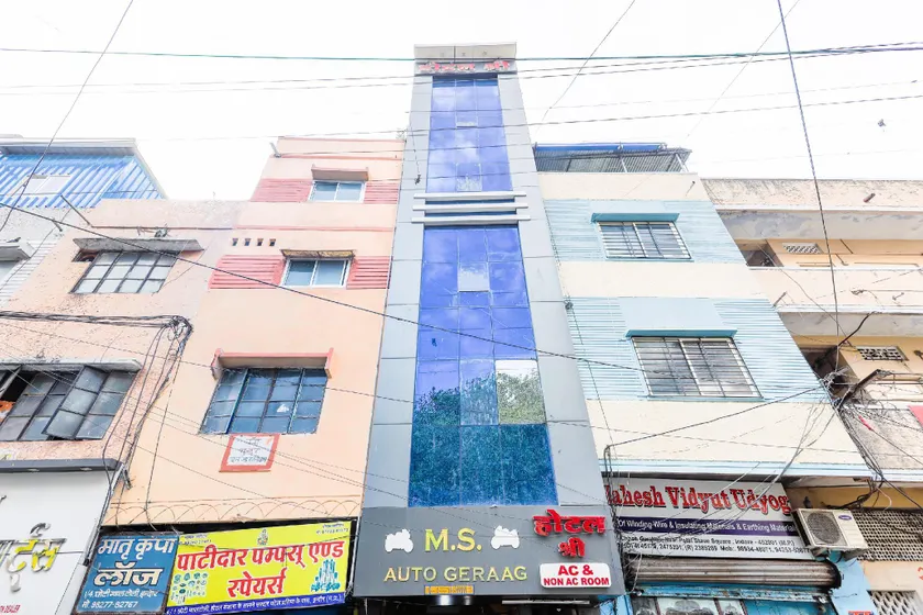 OYO 44014 Hotel Shree - Image 1