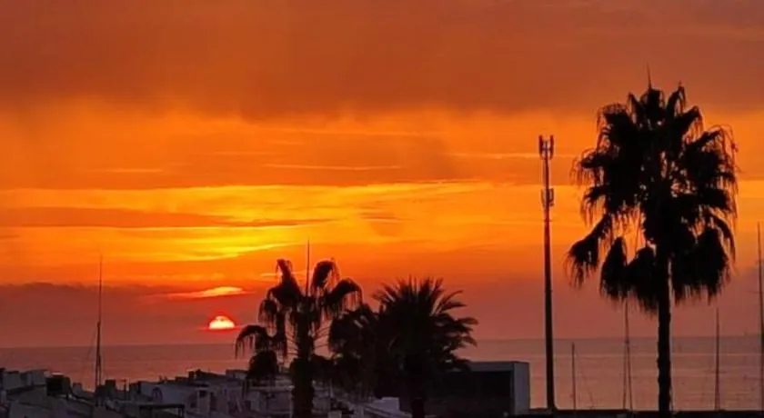 Puebla de Farnals playa- Oasis Apartments - Costa de Valencia Beachside Stay - Image 1