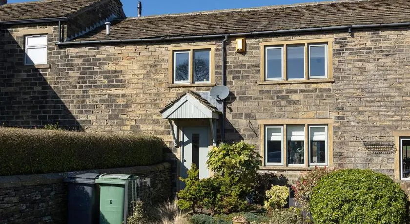 BIRDS EDGE COTTAGE - Luxury 2 Bedroom Cottage with Amazing Views, Near Holmfirth in Yorkshire - Image 1