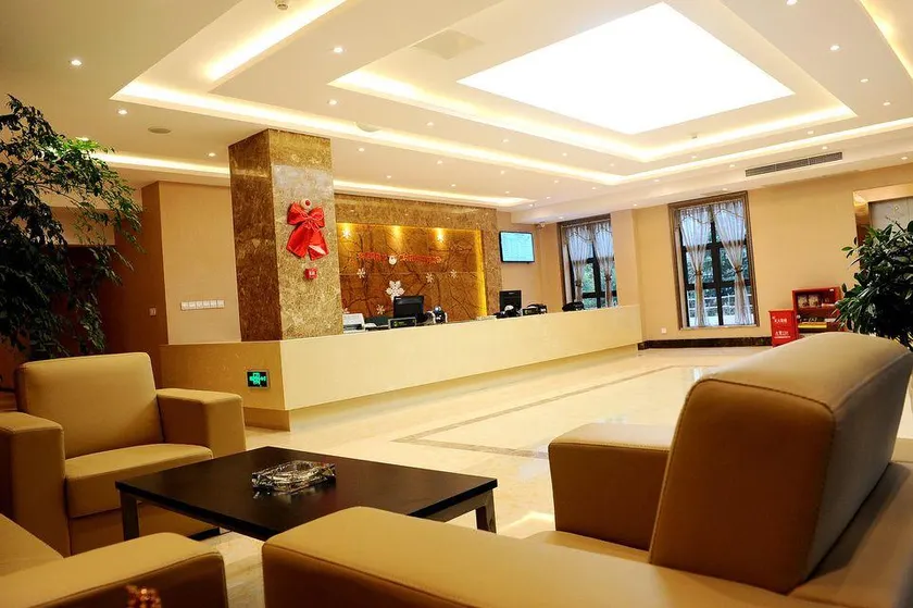 Dinghui Holiday Hotel - Image 1