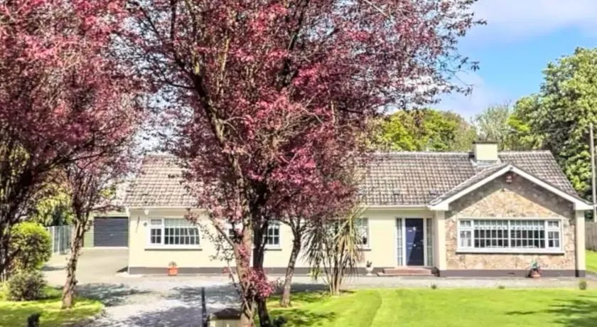 Countryside Family Home - Image 1