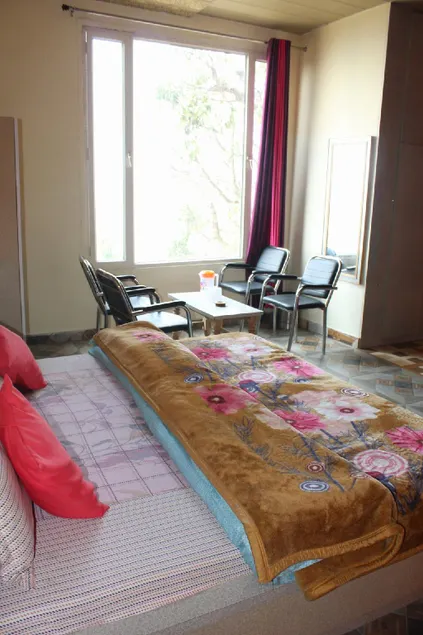 Hotel Sunrise Inn & Restaurant, Kanatal - Image 1