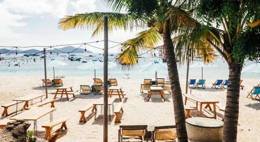 Villa Đảo Hoa Vàng Cam Ranh- Venuestay - Image 1