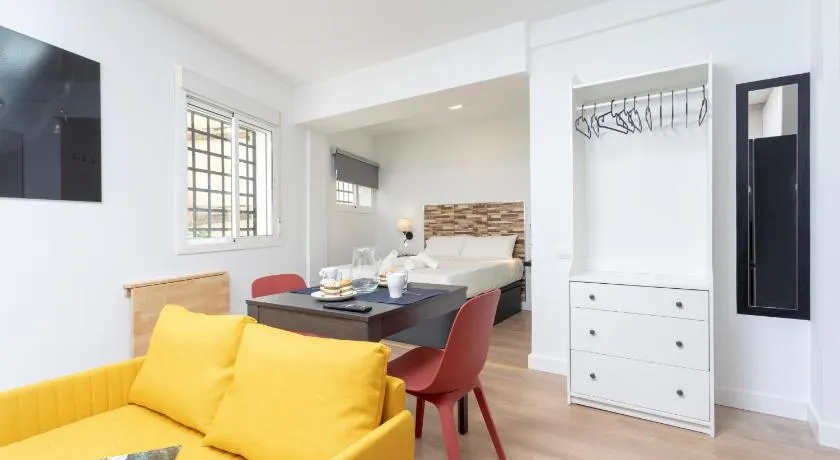 Estudio con encanto en Málaga centro by Rent Me - Image 1