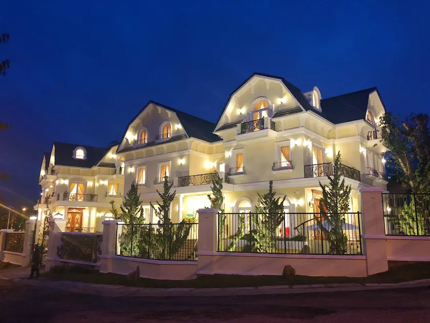 Da Tuong Luxury Villa Hotel - Image 1