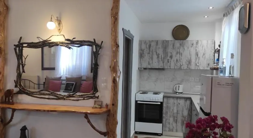 Orange Garden Loft - Image 1