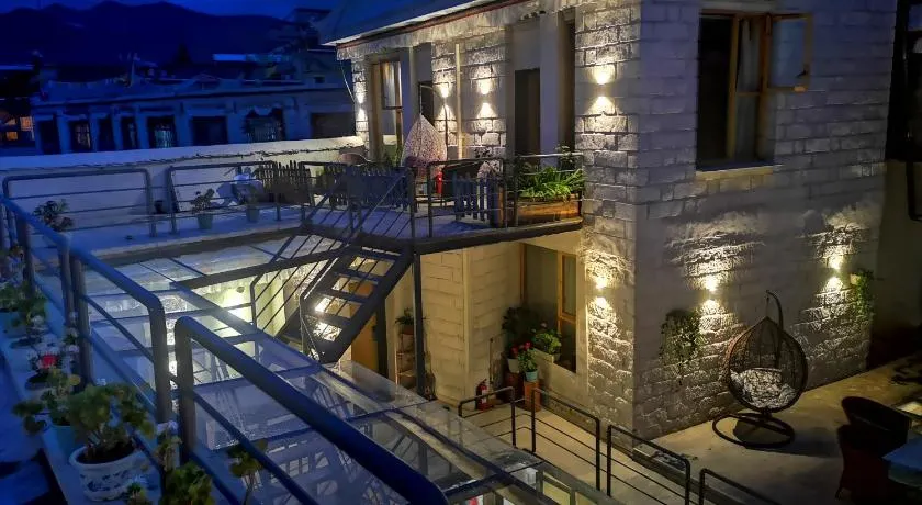 Fengma Feiyang Hostel - Image 1