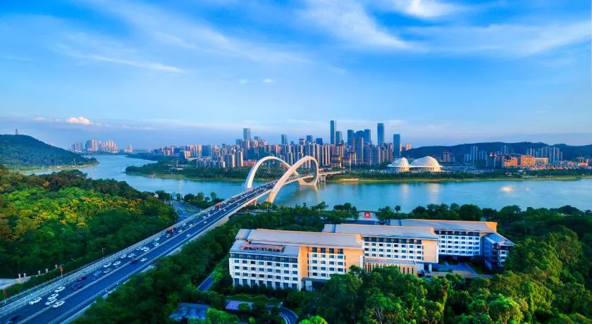 Grand Metro Park Hotel Nanning - Image 1