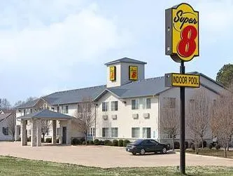 Heritage Inn & Suites - Image 1
