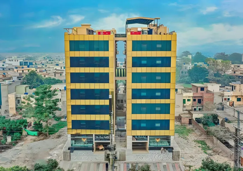 The Rich Hotel & Apartments - Image 1