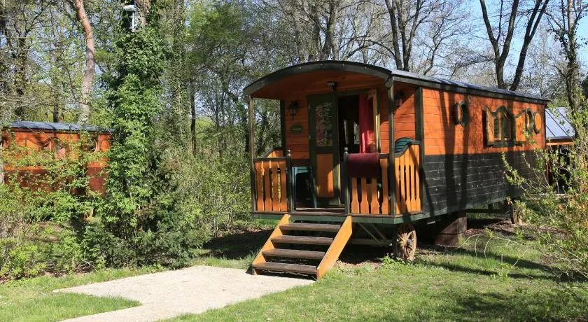 Roulottes de Bois le roi - Image 1